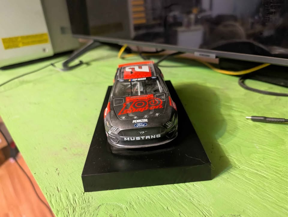 Lionel Racing Brad Keselowski Ford Mustang 1:24 Diecast - photo 4