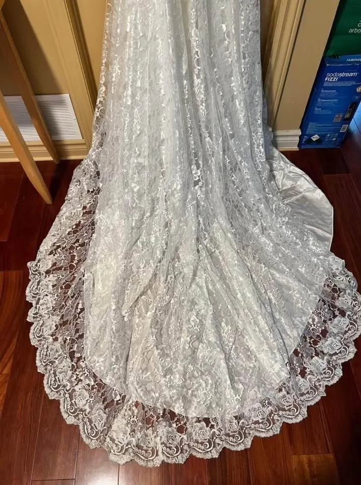 Ladies Wedding Dress image indicator(4)