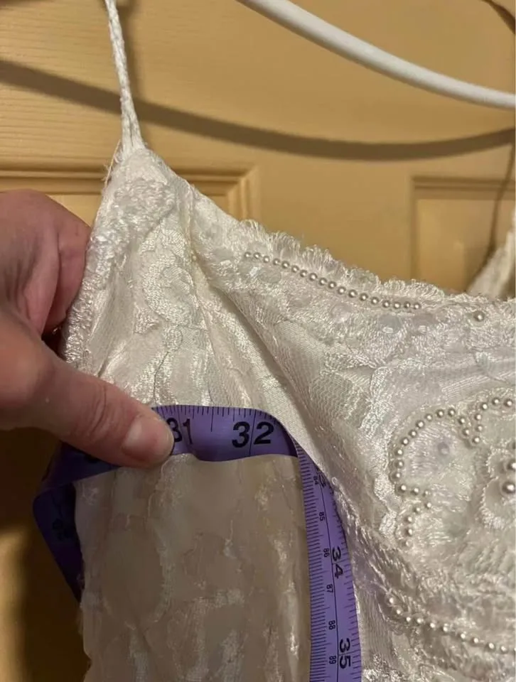 Ladies Wedding Dress image indicator(7)