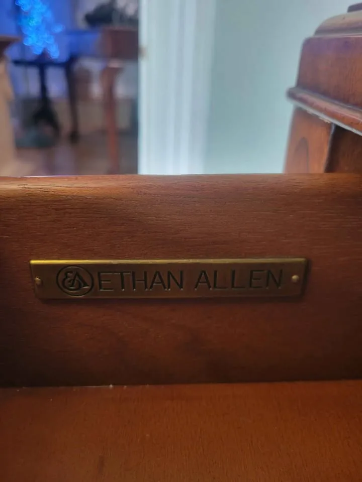 Ethan Allen side table vintage image indicator(2)