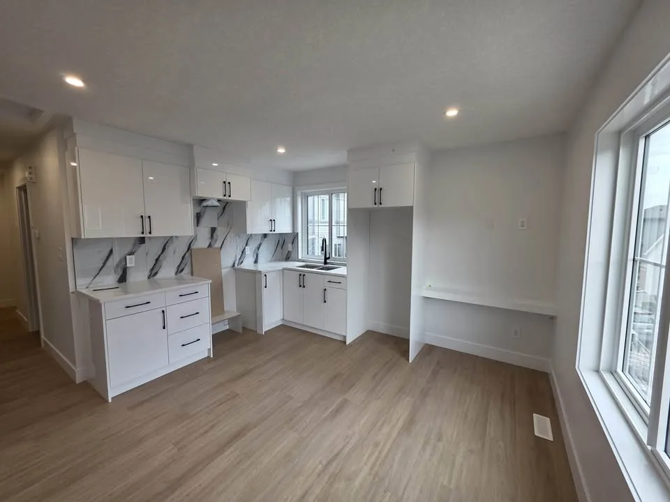 2 Beds 1 Bath - Apartment image indicator(2)