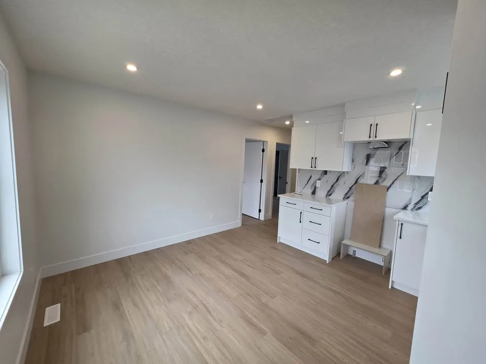 2 Beds 1 Bath - Apartment image indicator(3)