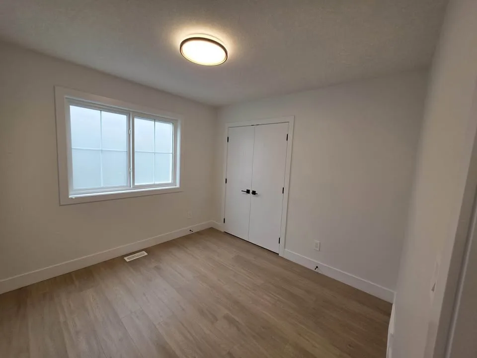 2 Beds 1 Bath - Apartment image indicator(7)