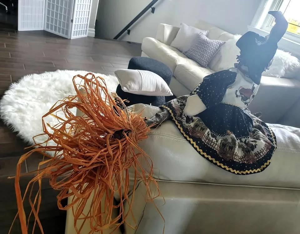 Handcrafted Hallowe’en Witch image indicator(5)