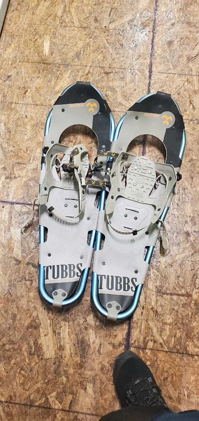 Tubbs Snow shoes thumbnail
