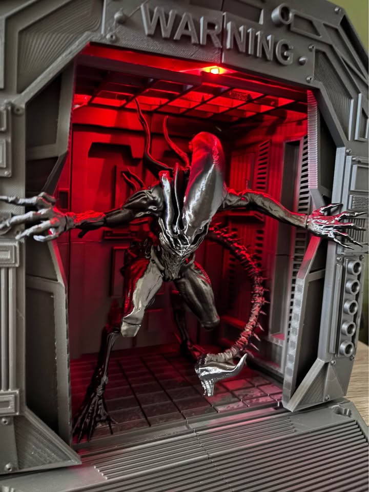 Alien escape diorama - photo 2