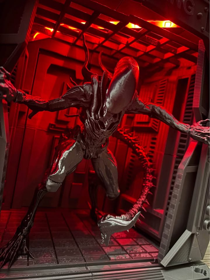Alien escape diorama - photo 3