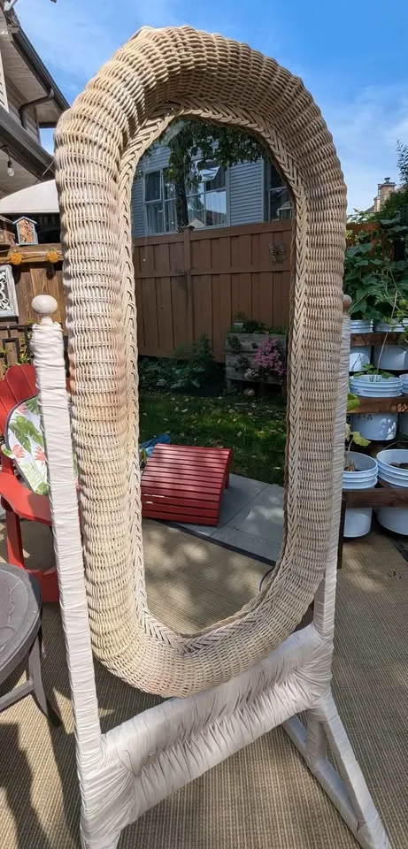 Vintage wicker full length mirror image indicator(3)