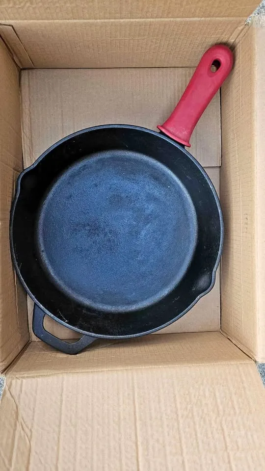 Cast iron pan 12" thumbnail