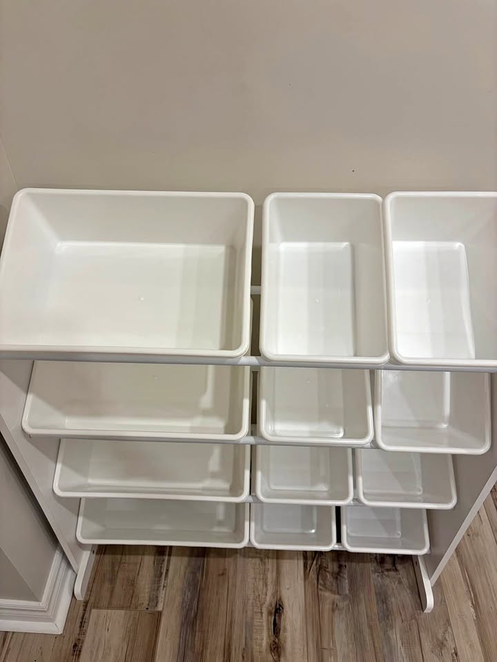 Kids toy organizer with bins