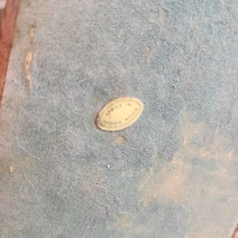 Small globe mounted on wood image indicator(4)