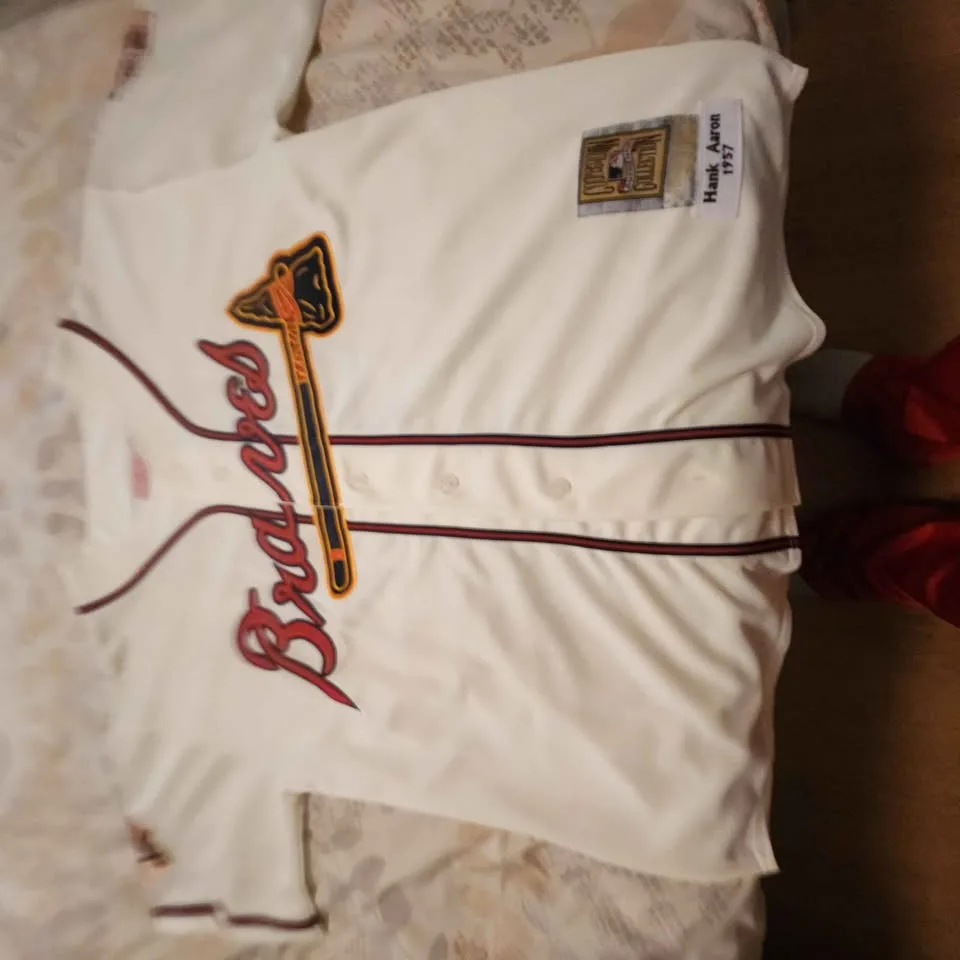 Hammering Hank Aaron baseball jersey image indicator(5)
