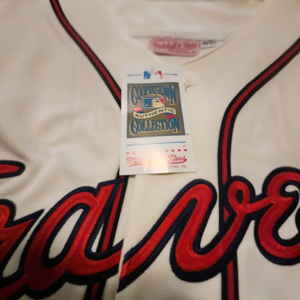 Hammering Hank Aaron baseball jersey image indicator(6)