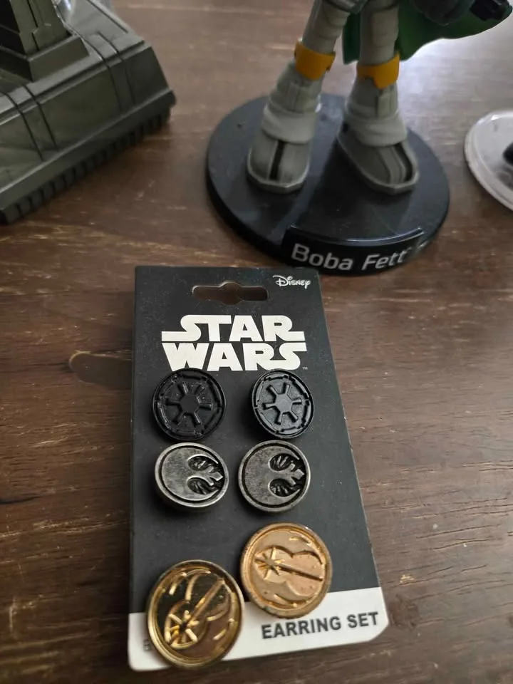 Small Star Wars Collectibles Collection image indicator(6)