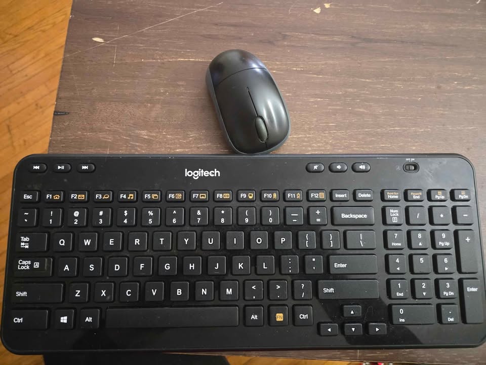 Logitech Wireless Keyboard and Mouse - photo 3