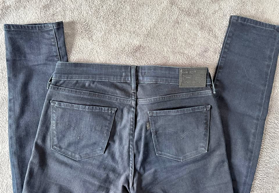 Levi’s 711 Skinny Dark Indigo Jeans