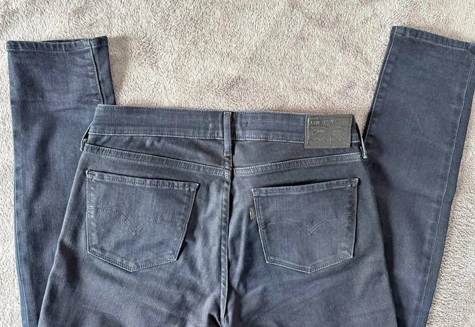 Levi’s 711 Skinny Dark Indigo Jeans thumbnail