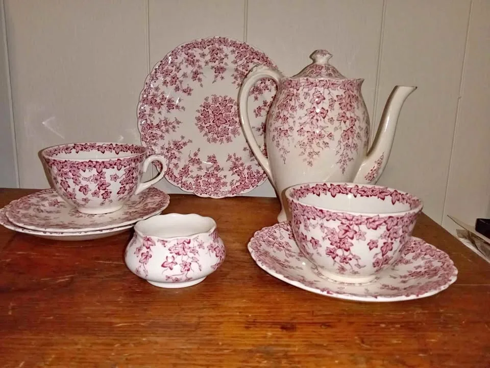 Crown Ducal 1930s Tea Set for Two thumbnail
