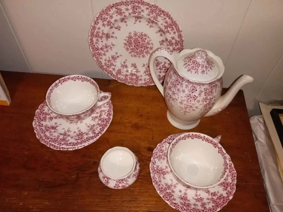 Crown Ducal 1930s Tea Set for Two image indicator(2)