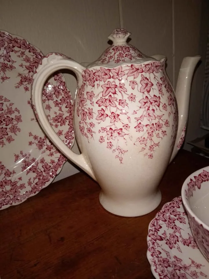 Crown Ducal 1930s Tea Set for Two image indicator(8)