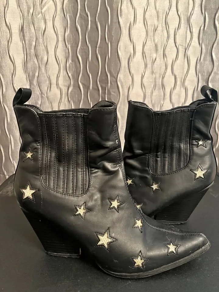 Wedged Star Embroidered Leather Booties (sz-5.5) thumbnail