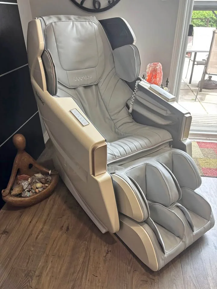 BooMas SL Track Massage Chair thumbnail