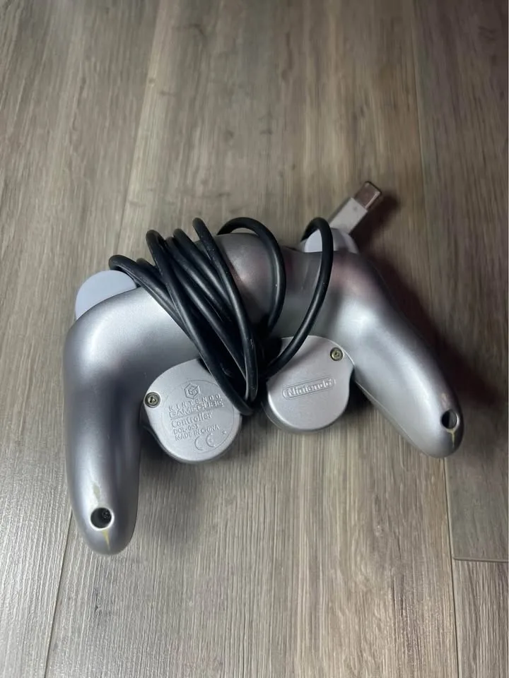 🎮 Nintendo GameCube Bundle – Excellent Condition, DOL-101 image indicator(6)