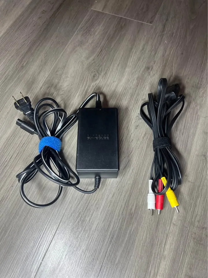 🎮 Nintendo GameCube Bundle – Excellent Condition, DOL-101 image indicator(7)