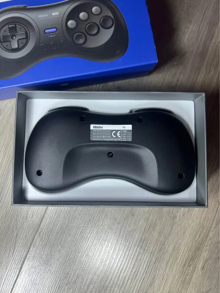 🎮 8BitDo M30 Bluetooth Gamepad – Used Once, Like New! image indicator(2)
