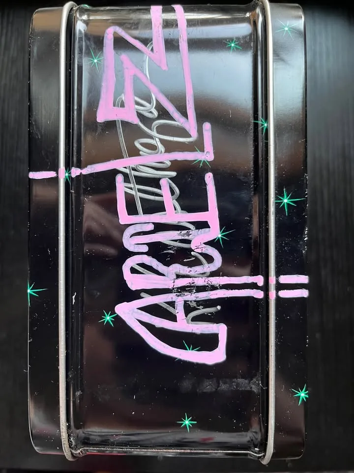 Trailerpark Queen Tin Lunchbox image indicator(3)