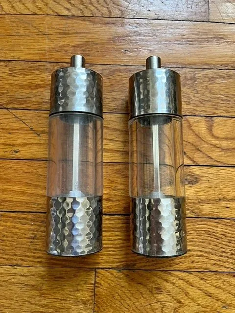 Salt and Pepper Grinders thumbnail