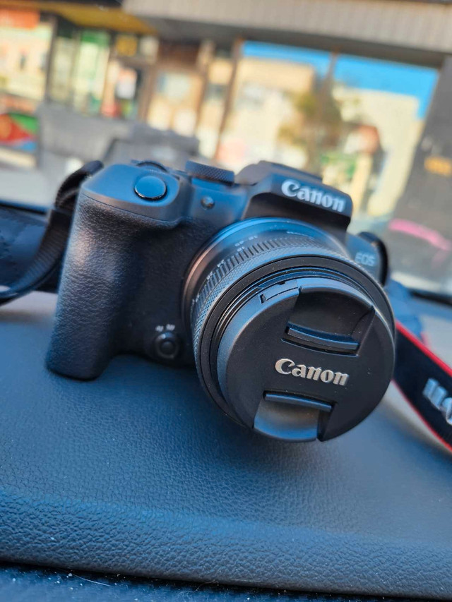 CANON EOS R10 W/ RF-S 18-45MM F4.5-6.3