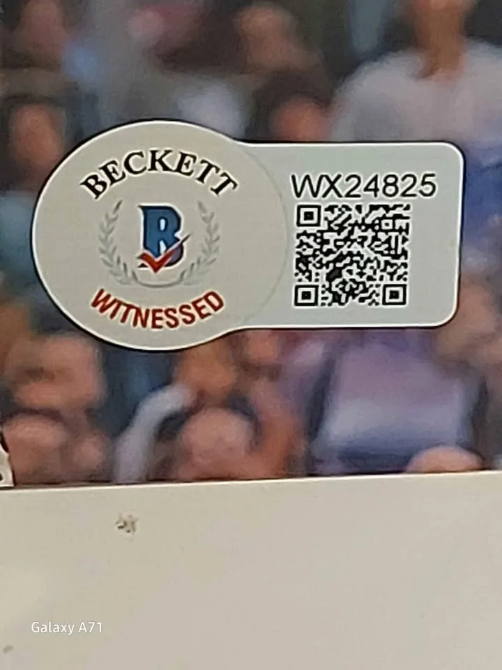 Shaquille O'Neal Signed 8 x 10 Hand Signed ..Beckett image indicator(2)