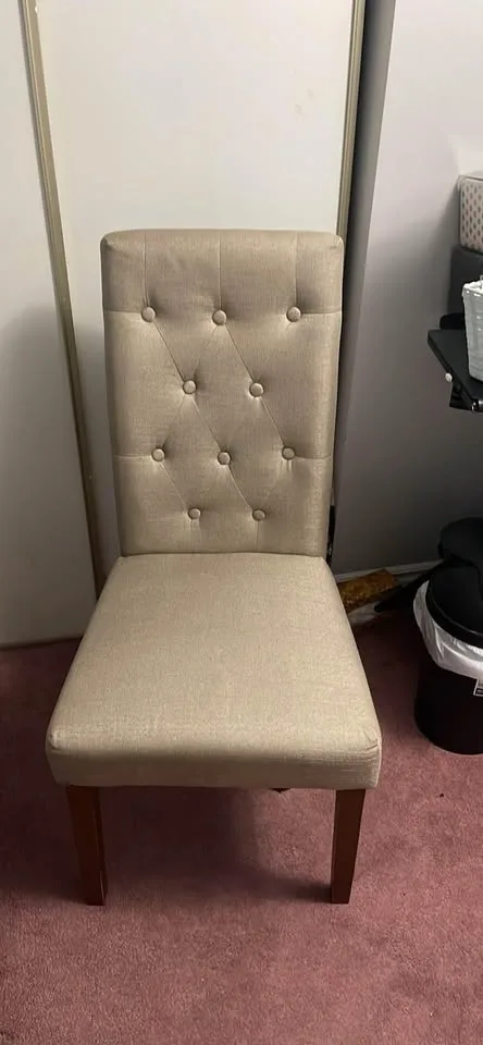 Canadian Tier Cushioned Chair image indicator(2)