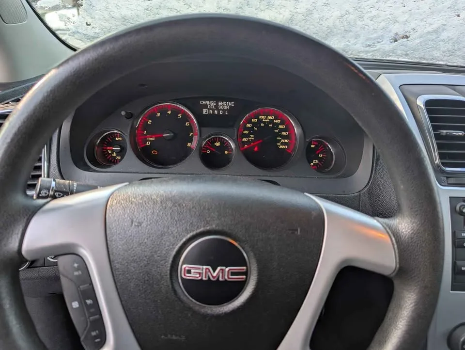 2012 GMC Acadia image indicator(10)