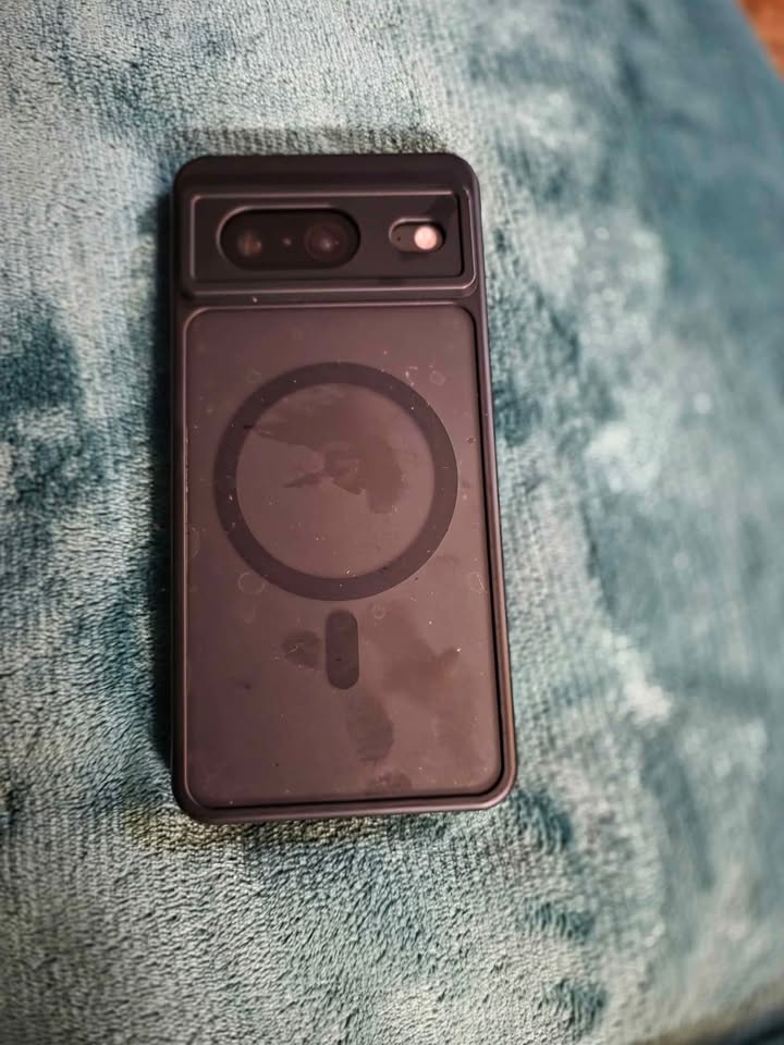Google Pixel 8 - opened box - photo 3