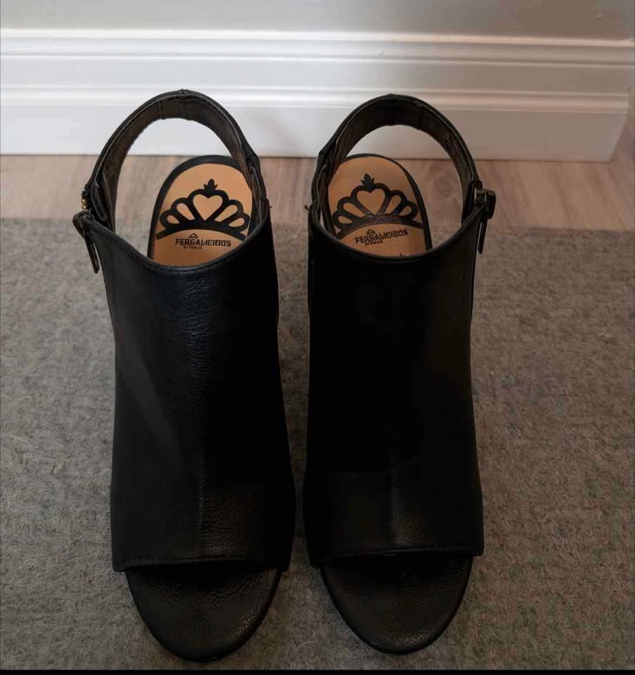 Fergalicious by Fergie Black Heeled Sandals - photo 3