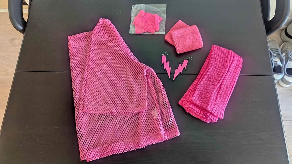 Neon 90s Fishnet Top & Accessories