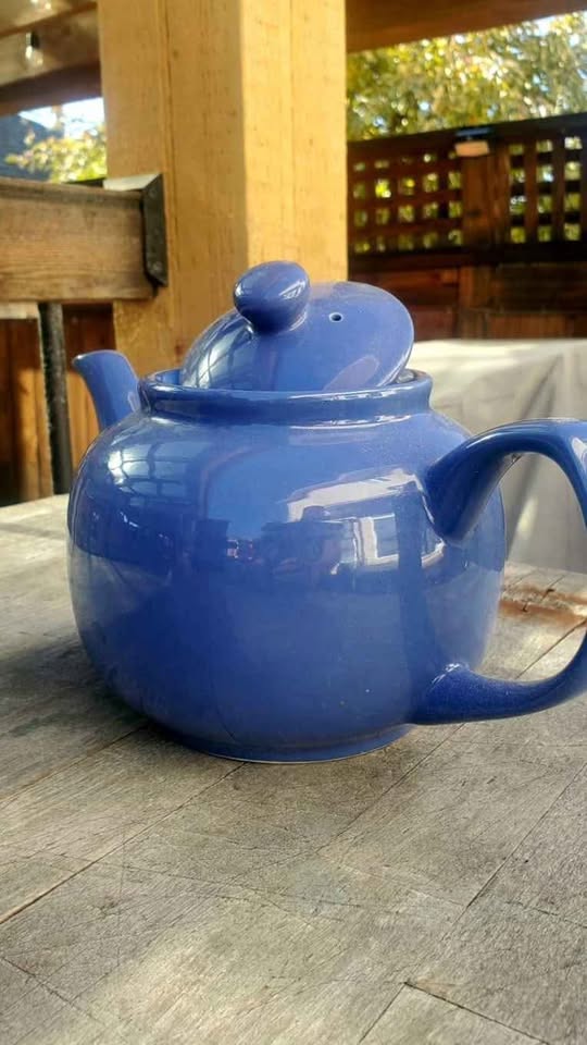 BRAND NEW: Blue Ceramic Tea Pot. - photo 2