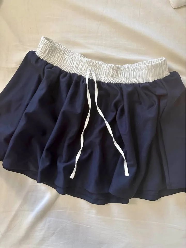 H&M New Preppy Skirt thumbnail