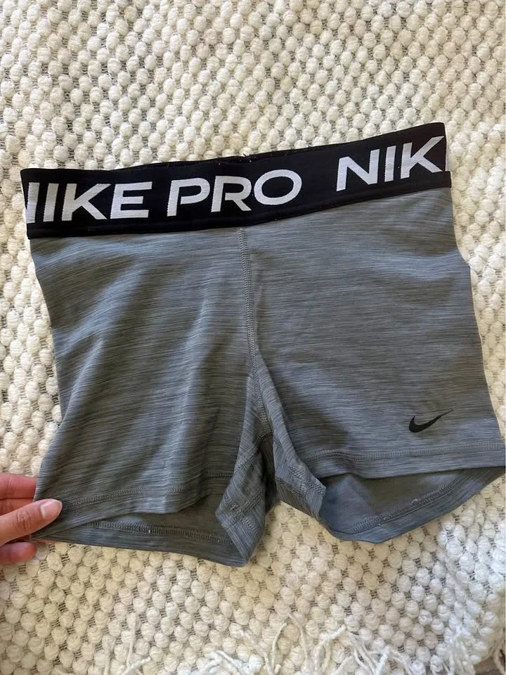 Nike Pro Shorts Size Small thumbnail
