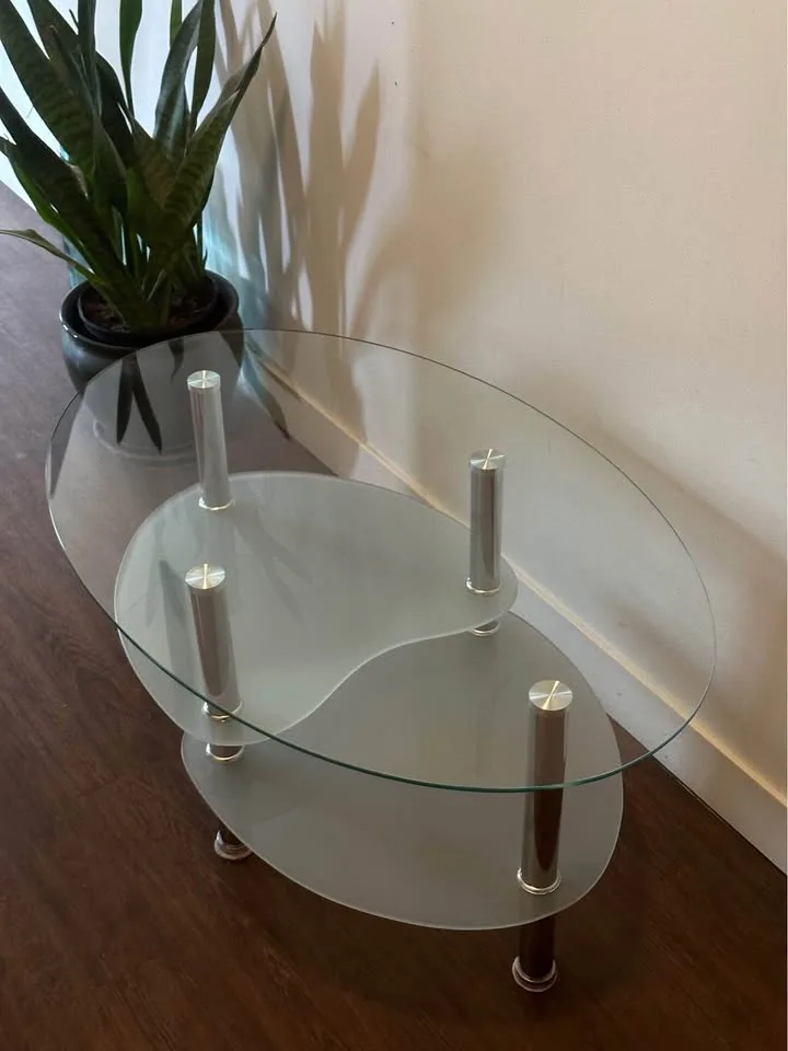Modern Glass Coffee Table image indicator(2)