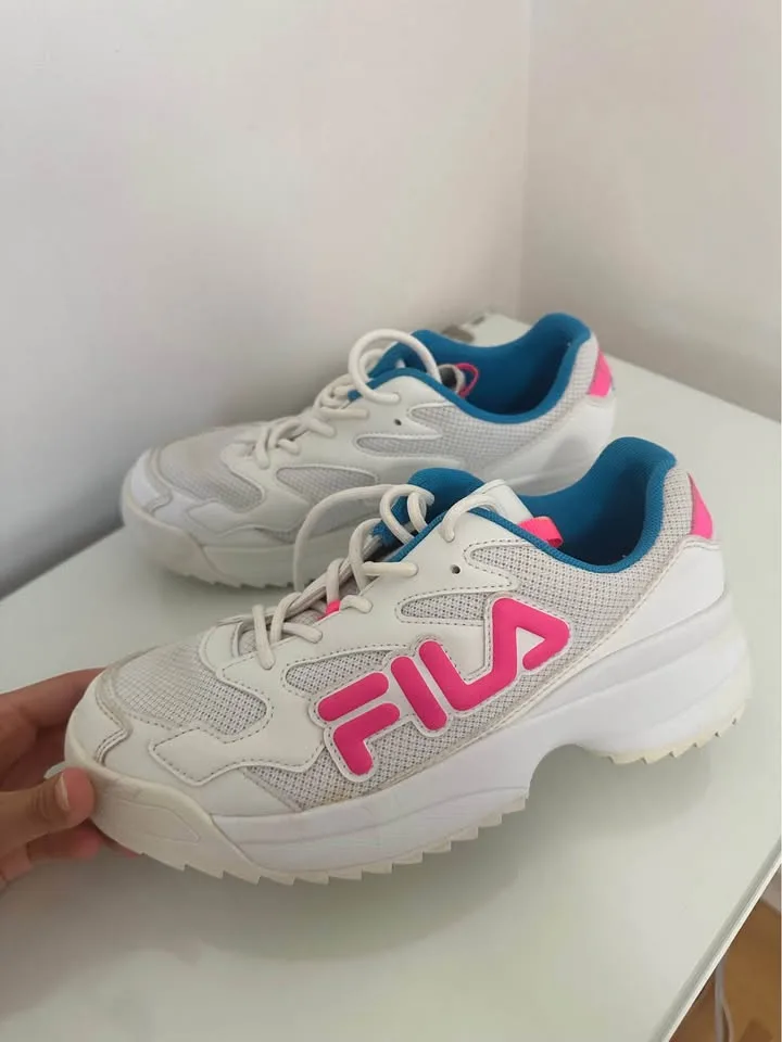 Fila Women’s Sneakers Size 8 EUR 40 image indicator(3)