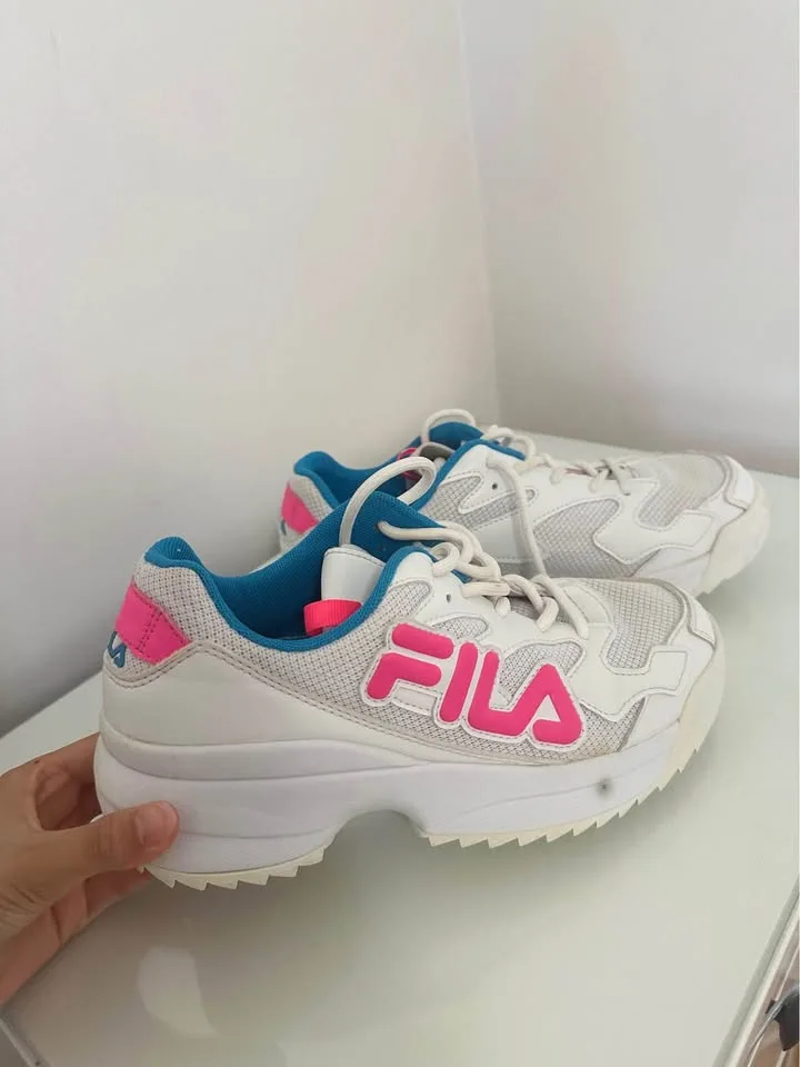 Fila Women’s Sneakers Size 8 EUR 40 image indicator(4)