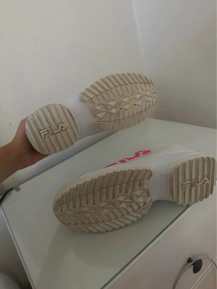 Fila Women’s Sneakers Size 8 EUR 40 image indicator(6)