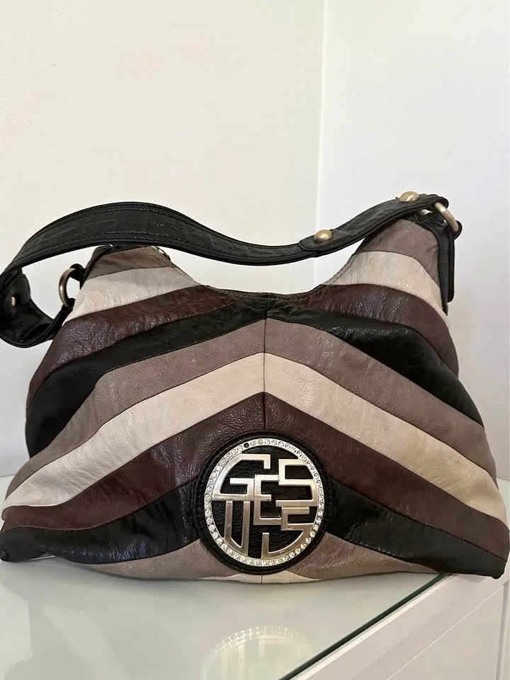Guess Genuine Leather Shoulder Bag thumbnail