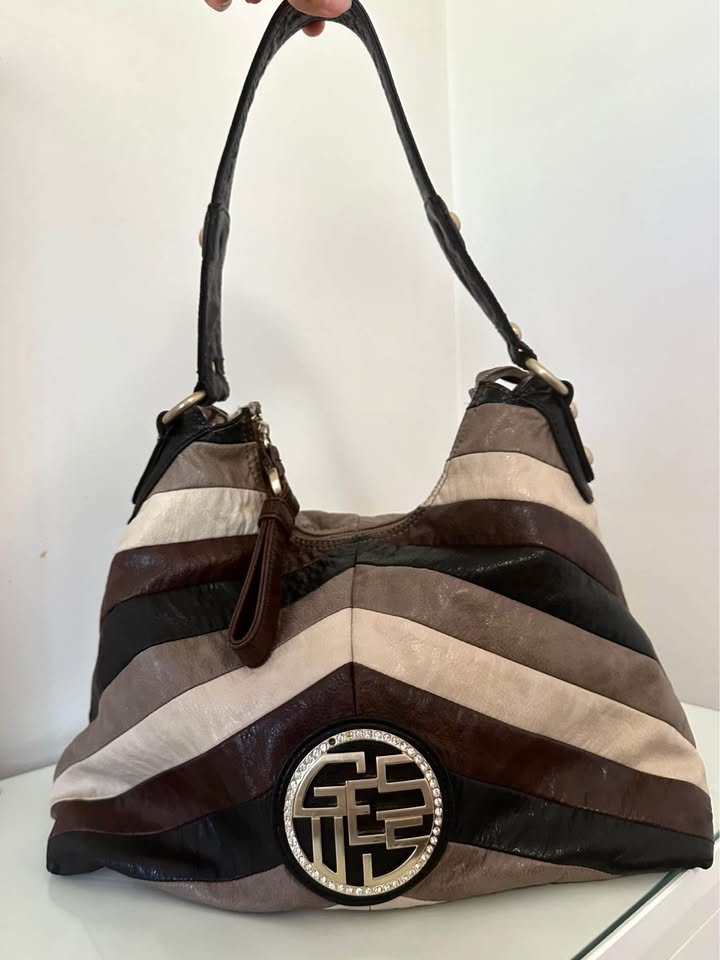 Guess Genuine Leather Shoulder Bag - photo 3