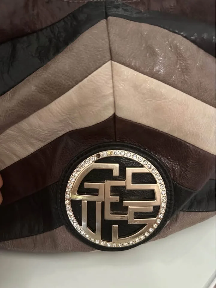 Guess Genuine Leather Shoulder Bag image indicator(8)