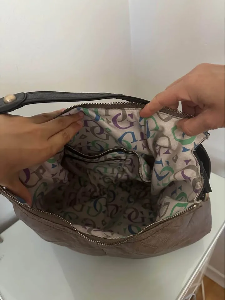 Guess Genuine Leather Shoulder Bag image indicator(10)