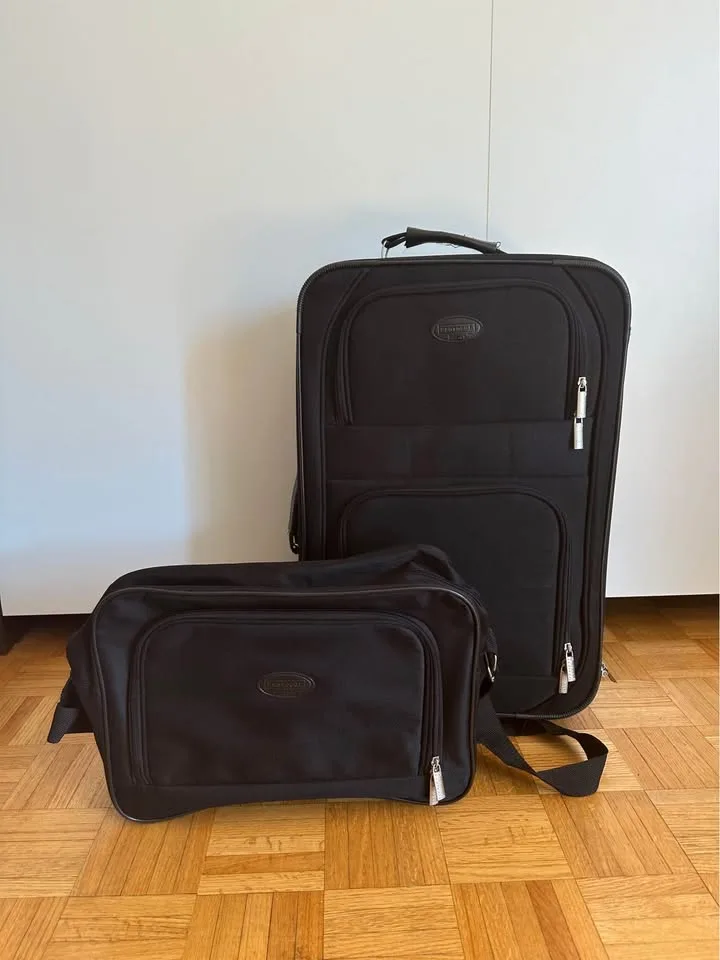 Black Luggage Suitcase Set image indicator(2)